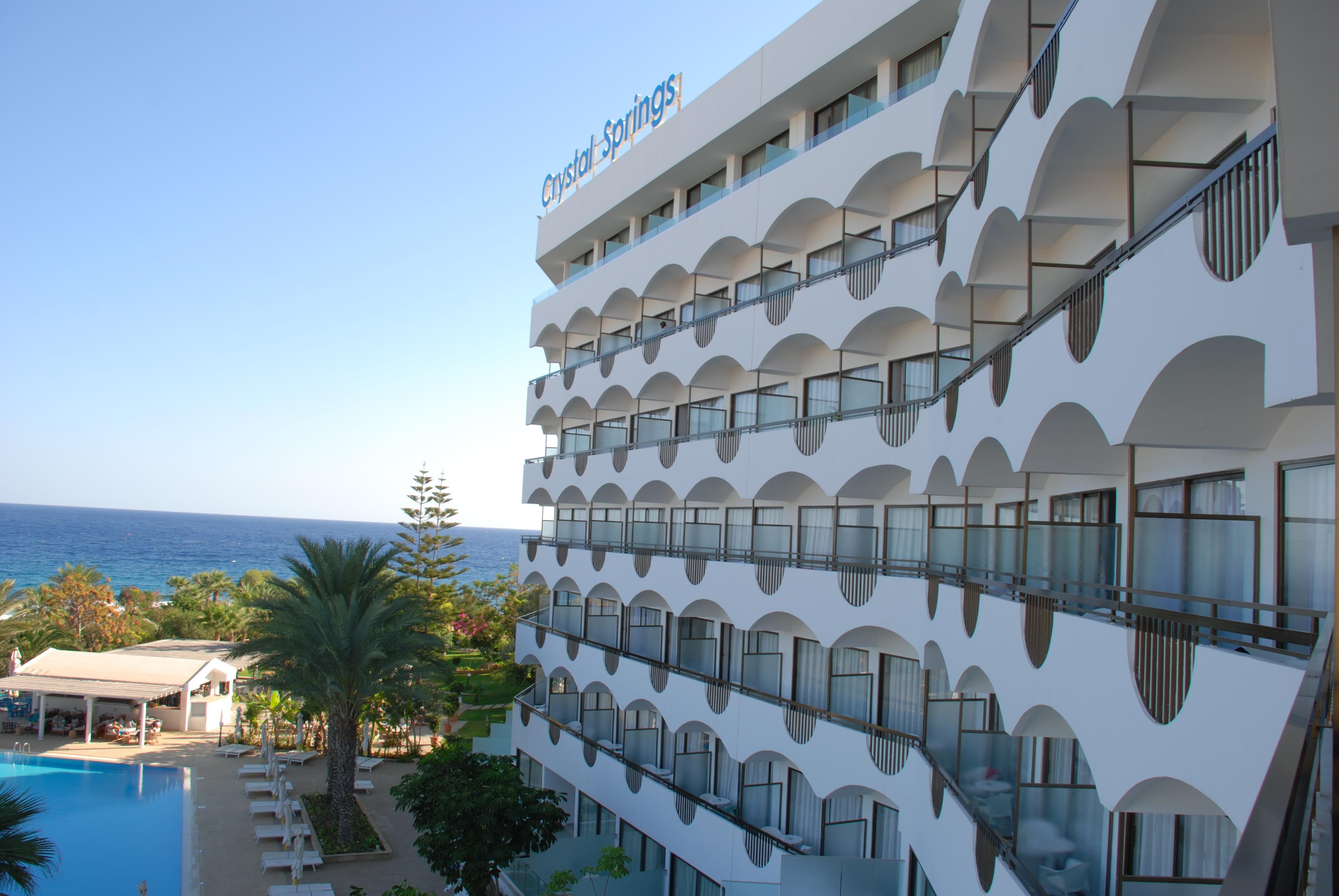 فندق بروتاراسفي  فندق شاطئ كريستال سبرينغز المظهر الخارجي الصورة